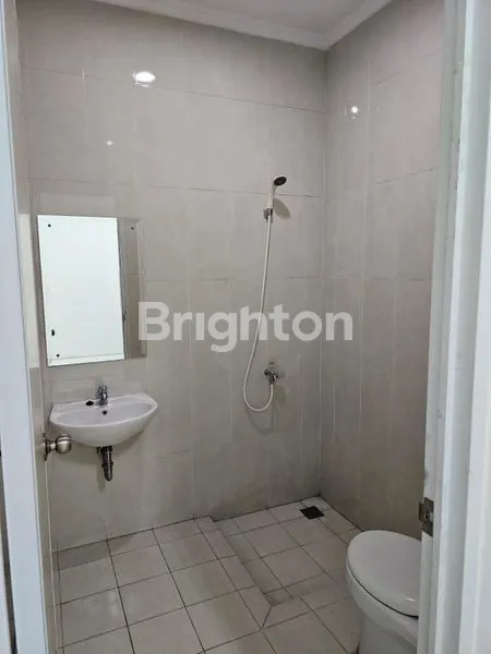 image RUKO 3 LANTAI DARWIN TIMUR - GADING SERPONG (3)