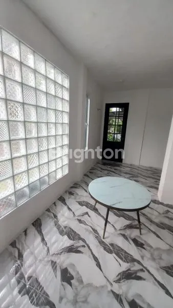 image RUMAH MEWAH 2 LANTAI DI BINTARO SEKTOR 9 (7)