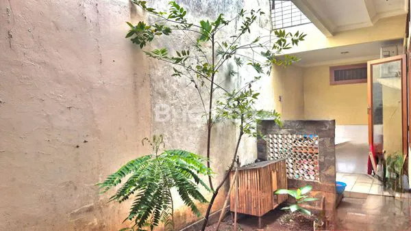 image RUMAH LUAS MEWAH CIDODOL KEBAYORAN LAMA (3)