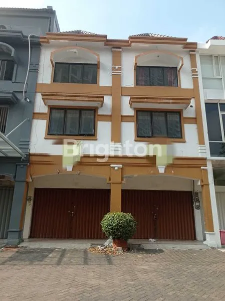 image RUKO DENGAN PARKIRAN LUAS DI RAYA DARMO PERMAI (1)