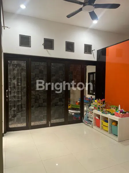 image RUMAH 2 LANTAI SIAP HUNI DI GRAND SENTUL – THE HOLLY, DEKAT PLAYGROUND, NYAMAN UNTUK KELUARGA! (5)