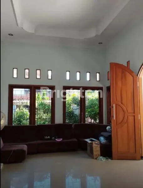 image DIJUAL RUMAH MEWAH DI KAWASAN EKSKLUSIF GENTAN, DEKAT MALL LUWES. (3)