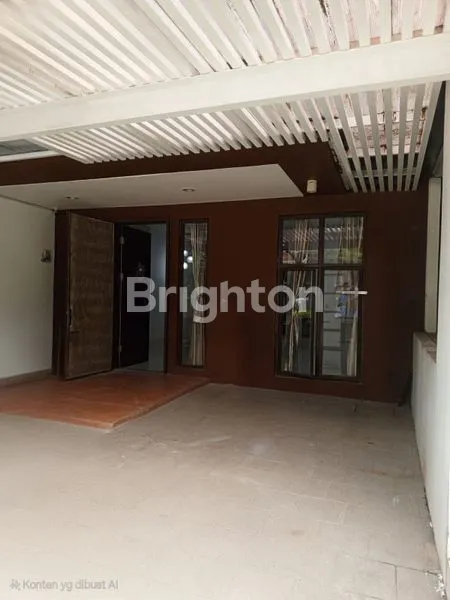 image RUMAH SIAH HUNI DI GREENWICH (1)