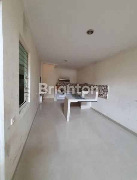 image RUMAH 1½ LANTAI SIAP HUNI STRATEGIS, TAMAN SEMANAN INDAH (3)