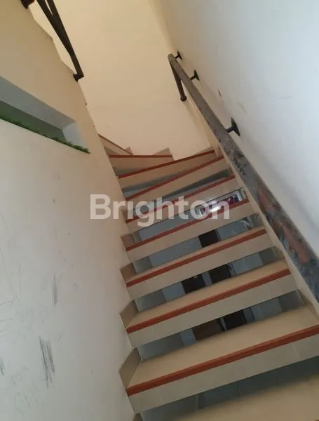 image RUMAH 1½ LANTAI SIAP HUNI STRATEGIS, TAMAN SEMANAN INDAH (6)