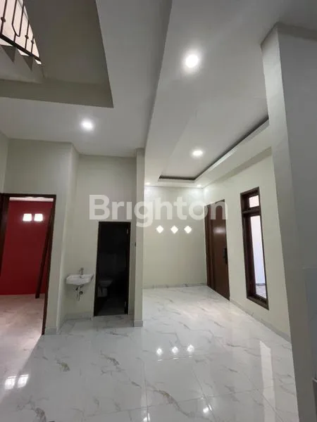 image RUMAH MEWAH 4KT DI PONDOK KACANG TIMUR (1)
