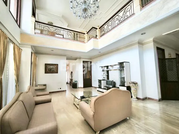 image RUMAH MEWAH 2 LANTAI FULL FURNISHED DI SERUNI (3)