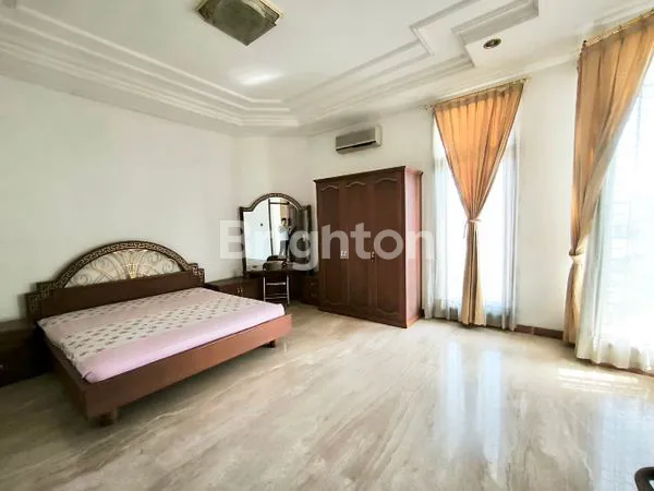 image RUMAH MEWAH 2 LANTAI FULL FURNISHED DI SERUNI (5)