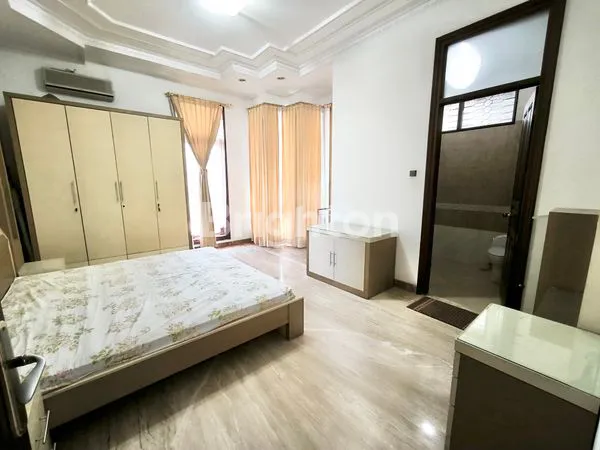 image RUMAH MEWAH 2 LANTAI FULL FURNISHED DI SERUNI (4)