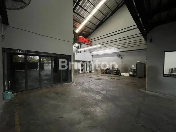 image DIJUAL TEMPAT USAHA UNTUK SHOWROOM MOBIL ATAU RESTO FULL FURNISHED (7)