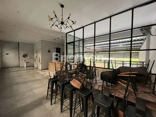 image DIJUAL TEMPAT USAHA UNTUK SHOWROOM MOBIL ATAU RESTO FULL FURNISHED (4)