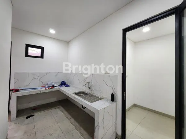 image RUMAH BESAR CANTIK (4)