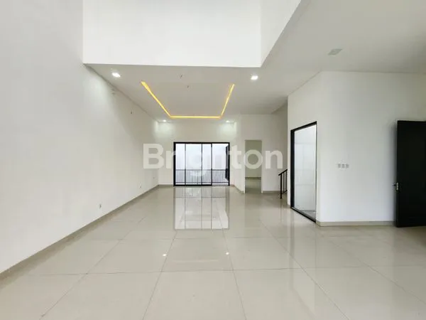 image RUMAH BESAR CANTIK (6)