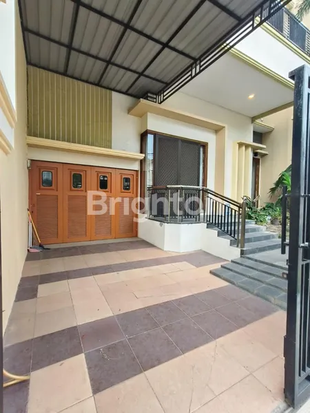 image RUMAH LUX 2 LANTAI JL DHARMAHUSADA MAS (3)