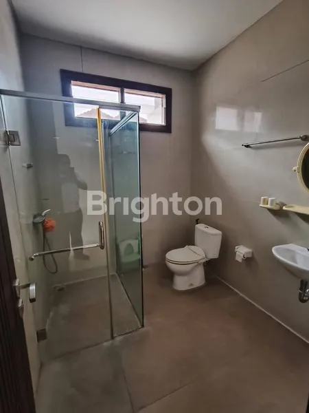 image RUMAH LUX 2 LANTAI JL DHARMAHUSADA MAS (4)