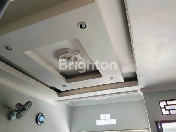 image HUNIAN NYAMAN & TERAWAT 3 LANTAI DI SURABAYA PUSAT (2)