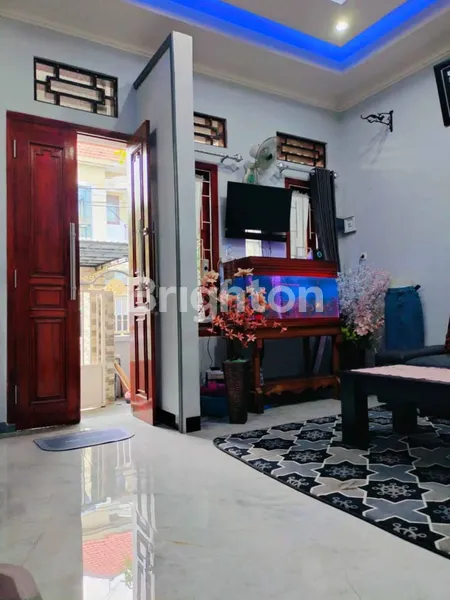 image HUNIAN NYAMAN & TERAWAT 3 LANTAI DI SURABAYA PUSAT (2)