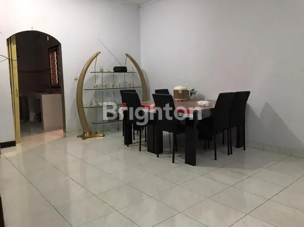 image JUAL RUMAH LUAS, ASRI, SIAP HUNI, DILOKASI STRATEGIS (6)