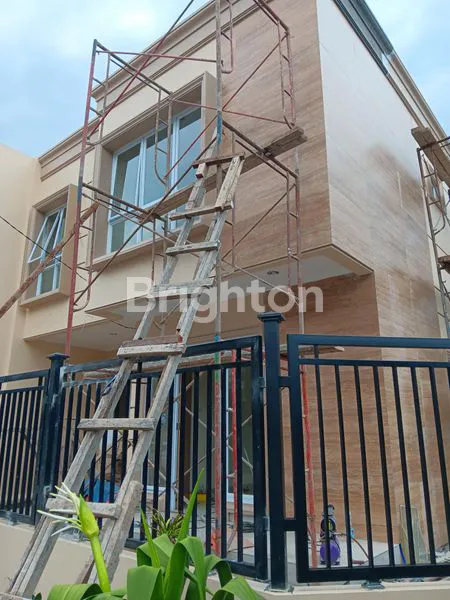 image DI JUAL RUMAH 2 LT SUDAH FULL RENOVASI POSISI HOEK DI SEKTOR 7 GADING SERPONG (2)