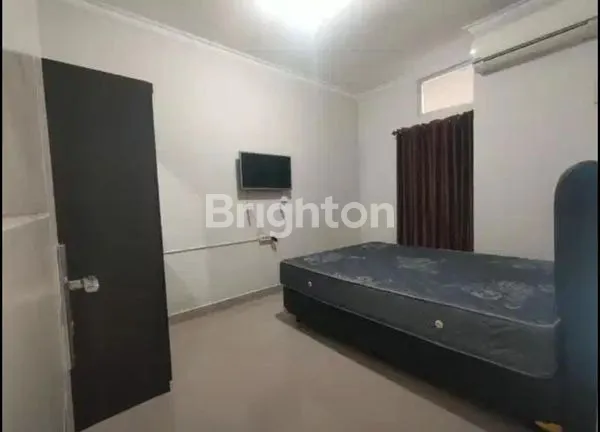 image RUMAH CANTIK DESAIN MINIMALIS  — NYAMAN BERADA DI TENGAH KOTA (5)