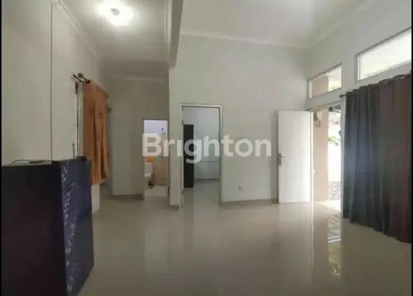 image RUMAH CANTIK DESAIN MINIMALIS  — NYAMAN BERADA DI TENGAH KOTA (4)