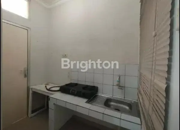 image RUMAH CANTIK DESAIN MINIMALIS  — NYAMAN BERADA DI TENGAH KOTA (8)