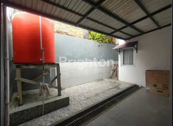 image RUMAH CANTIK DESAIN MINIMALIS  — NYAMAN BERADA DI TENGAH KOTA (6)