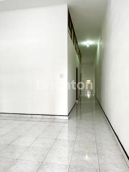 image RUMAH PETAK LEBAR 5 MTR - SEMI FURNISHED - LOKASI INTI KOTA & STRATEGIS DENGAN ROW JALAN BISA 2 MOBIL DI DAERAH SEKITAR SEKIP - SIKAMBING - ADAM MALIK (3)