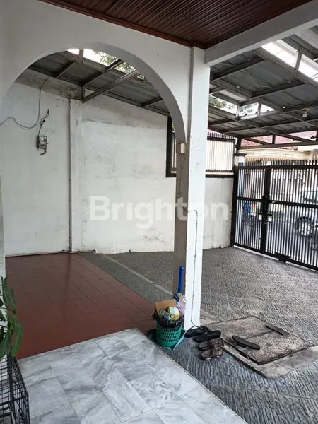 image RUMAH BESAR & SIAP HUNI DI PUSAT JAKARTA – CARPORT 3 MOBIL, 3,5 LANTAI (3)