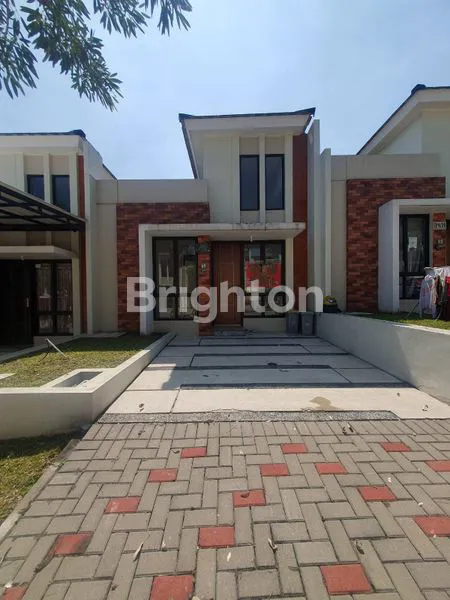 image DI SEWA RUMAH SIAP HUNI DI CITRA SENTUL RAYA, 5-7 MENIT KE SIRKUIT SENTUL, 10-15 MENIT KE AEON MALL SENTUL, 12-15 MENIT KE RUMAH SAKIT EMC SENTUL, 15 MENIT KE STADION PAKANSARI, 25-30 MENIT KE STASIUN BOGOR (1)