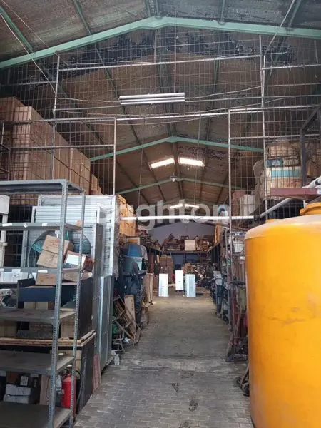 image GUDANG DI MARGOMULYO PERMAI SIAP HUNI (3)