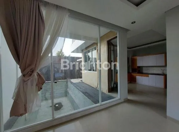 image RUMAH MEWAH ADA KOLAM RENANG  DI BENOA (3)