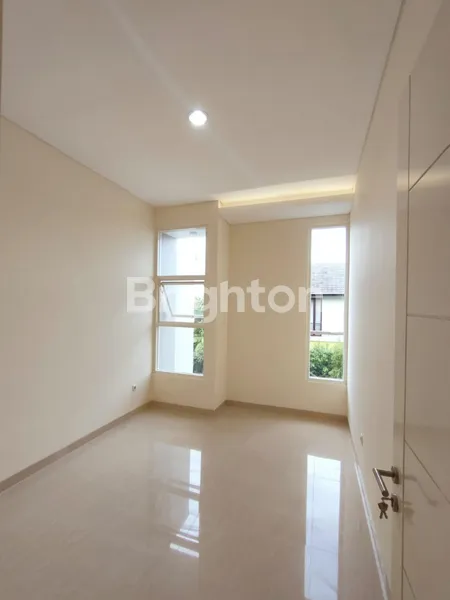 image RUMAH BARU GRESS KENJERAN PLOSO SURABAYA ROW 3 MOBIL KUSEN ALUMINIUM (4)