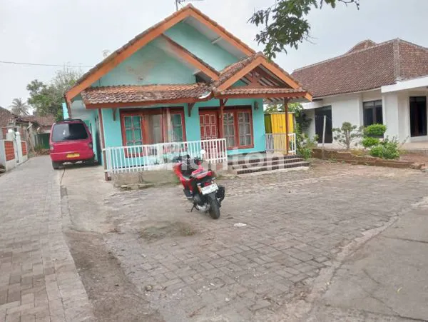 image RUMAH 3KT DI KARANGPLOSO, HALAMAN LUAS 285M² (1)