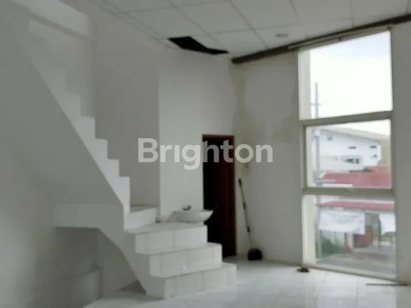 image RUKO STRATEGIS 3 LANTAI SIAP PAKAI DI SEMARANG TIMUR (2)