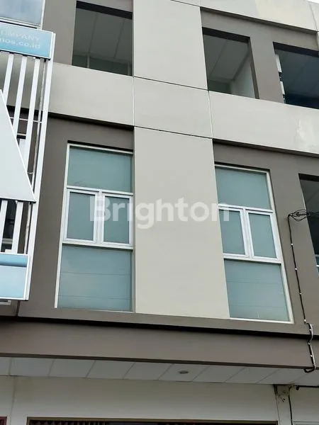 image RUKO STRATEGIS 3 LANTAI SIAP PAKAI DI SEMARANG TIMUR (3)