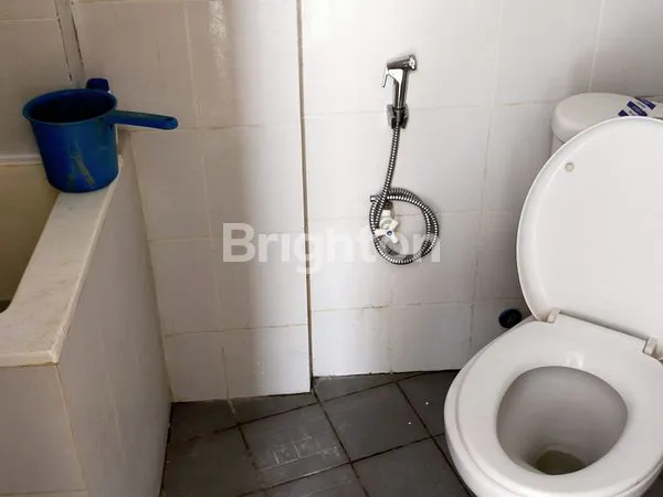 image RUKO STRATEGIS 3 LANTAI SIAP PAKAI DI SEMARANG TIMUR (8)