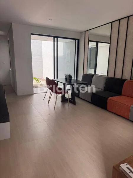 image LANGKA! CITRALAND NORTHWEST FULL FURNISHED TIPE ATTIC 3 LANTAI (2)