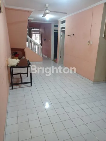 image DIJUAL RUMAH STRATEGIS DI PERUMAHAN KOSAMBI BARU\\N (4)