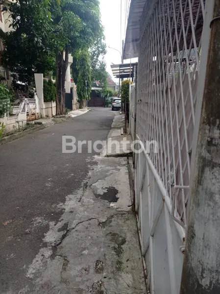 image DIJUAL RUMAH STRATEGIS DI PERUMAHAN KOSAMBI BARU\\N (1)
