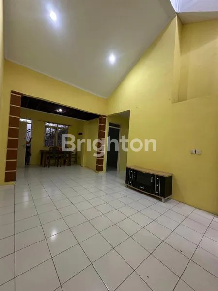 image RUMAH STRATEGIS DEKAT AKSES TOL DI SENTUL CITY (2)