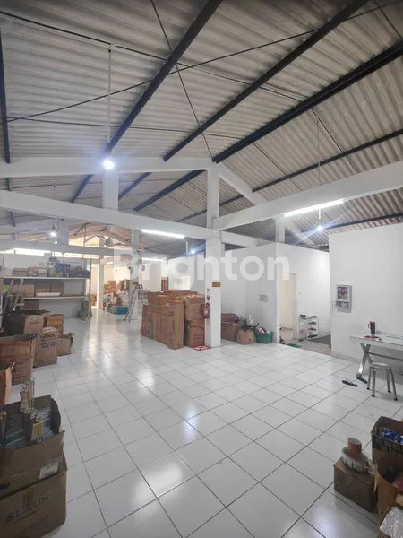 image TEMPAT USAHA RAYA WIYUNG SURABAYA, LOKASI STRATEGIS TEPAT DI NOL JALAN (5)