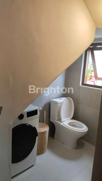 image TOWN HOUSE FULLY  FURNISH SIAP HUNI LINGKUNGAN PERUMAHAN LOKASI MUNGGU BADUNG (2)