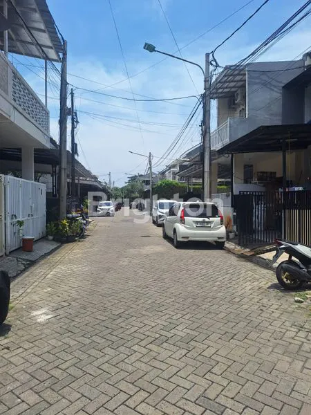 image JUAL CEPAT RUMAH 2LANTAI JAKARTA BARAT (4)