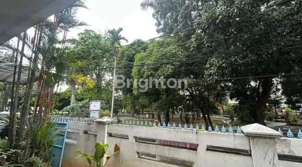 image RUMAH MEWAH 6 KT DI JLN DAHLIA, JAKBAR (2)