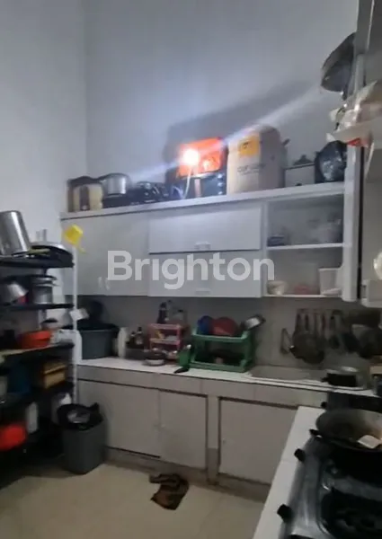 image RUMAH 2LT SECOND TERAWAT FURNISHED BABATAN PRATAMA DEKAT WIYUNG MENGANTI ROYAL RESIDENCE LIDAH KULON PAKUWON MALL UNESA CITRALAND  (7)