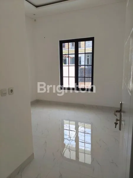 image DISEWAKAN RUMAH REGENCY MELATI MAS - TANGERANG SELATAN (6)