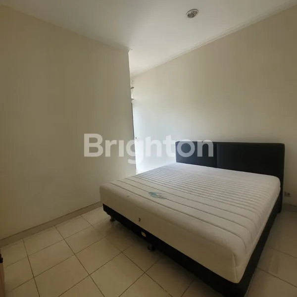 image RUMAH 3 KAMAR TIDUR LOKASI STRATEGIS DI GADING SERPONG SIAP HUNI (7)