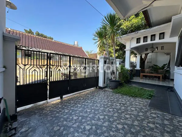 RUMAH MEWAH TENGAH KOTA SOLO