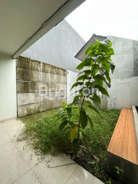 image RUMAH MINIMALIS MODERN DEKAT GERBANG TOLL PONDOK CABE TANGERANG SELATAN (6)